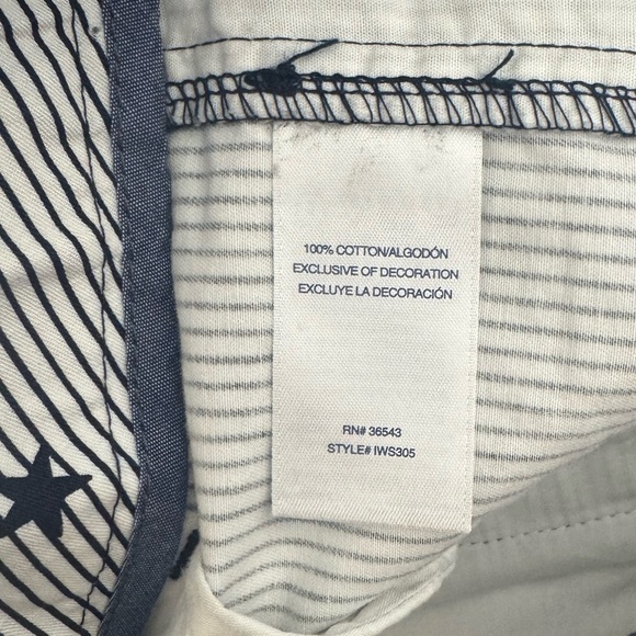 NWT! Women’s IZOD blue and white stripes and stars flat front shorts size 10 - Picture 6 of 6